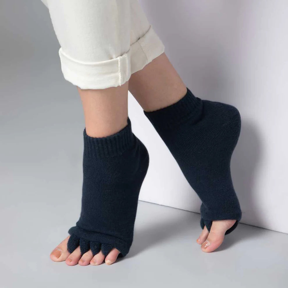 Black Foot Alignment Socks